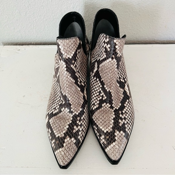 Marc Fisher Yilda 2 Leather Ankle Boots Snake Skin Print Size 6 - Picture 4 of 11
